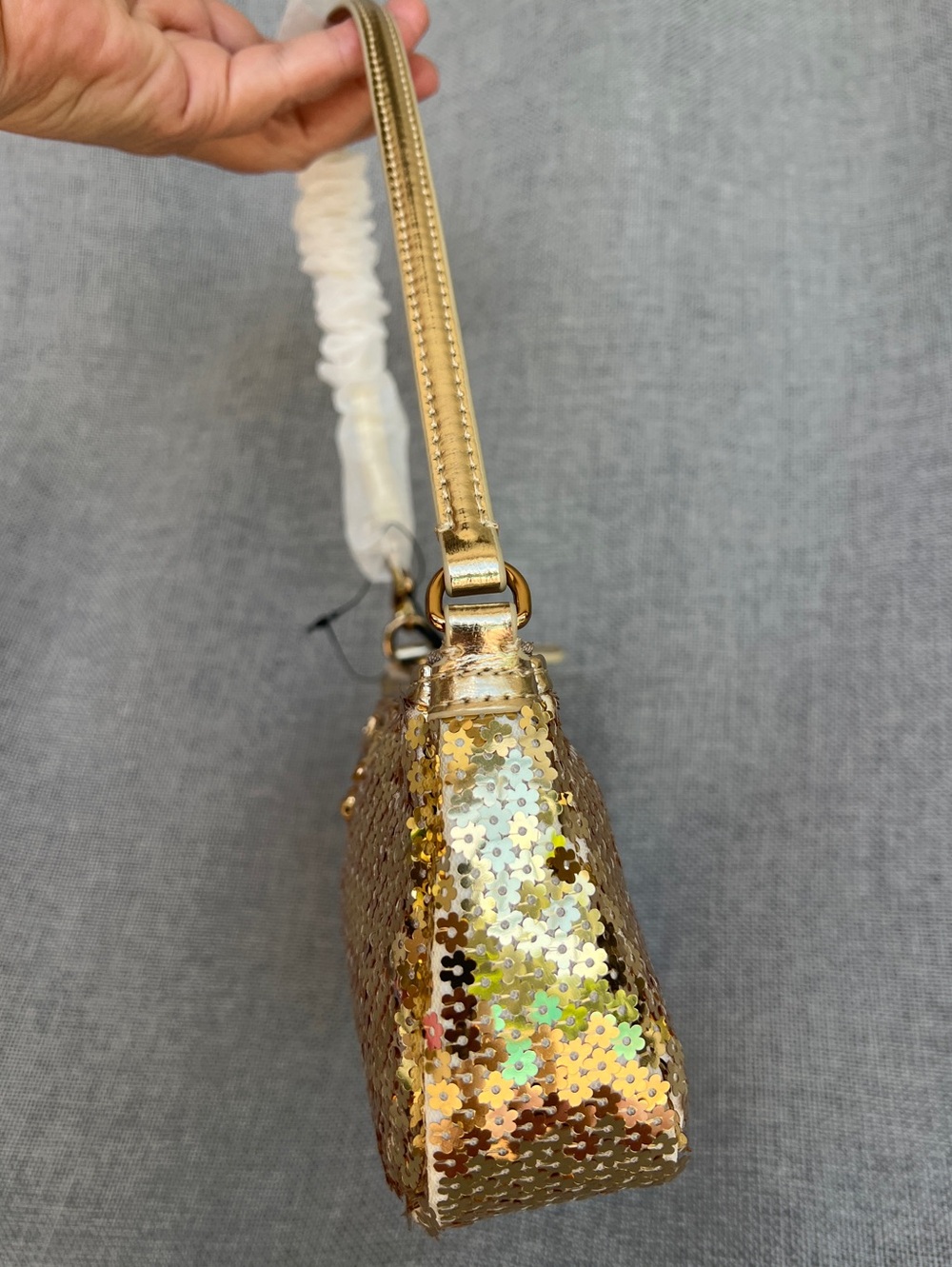 Kurt Geiger Highgate Small Wristlet Gold Sequins Evening - Picture 6 of 16